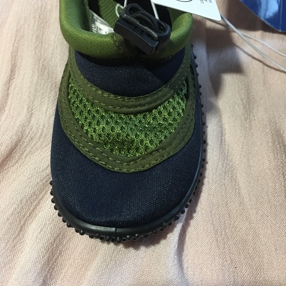 - New Unisex Water Shoes Size 7 Black & Olive Green 💚🖤💚 - Picture 6 of 8